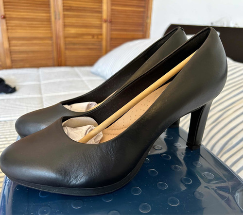 Zapatos De Tacón Negros Marca Clarks