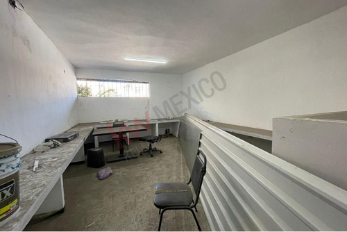 Edificio En Renta En Palos Prietos
