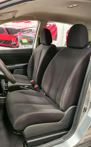 Imagen 7 de 14 de Nissan Tiida Sense 2017