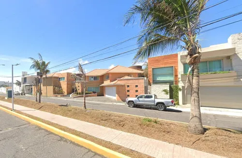 Amplia Casa En Venta En Av. Costa De Oro, Costa De Oro Veracruz, Veracruz. Cmr.
