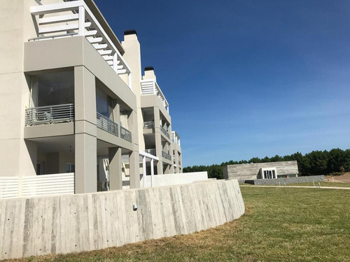 Imagen 3 de 24 de Departamento En Alquiler Temporario Costa Esmeralda Edificio Águila, Planta Baja.