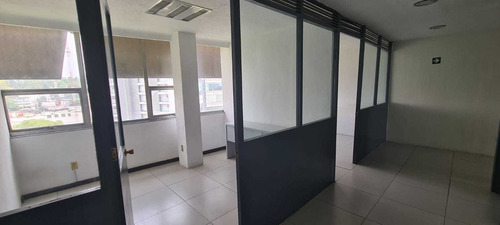 Imagen 10 de 14 de Oficinas En Renta, Excelente Ubicación, Con Servicios.