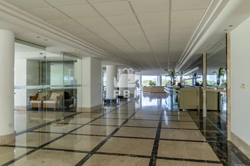 Apartamento En Playa Brava, 3 Dormitorios. - Torre Nueva York - Ref : Pbi3217