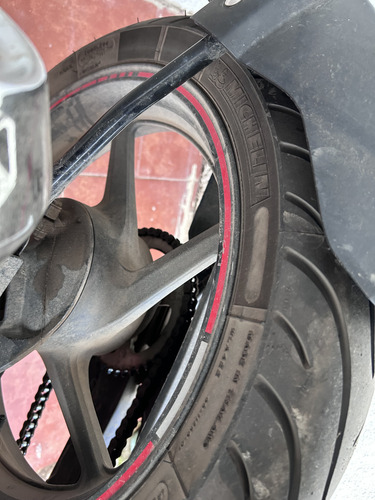 Varios Extras Como Neumáticos Michelin Y Tope Anti Caidas