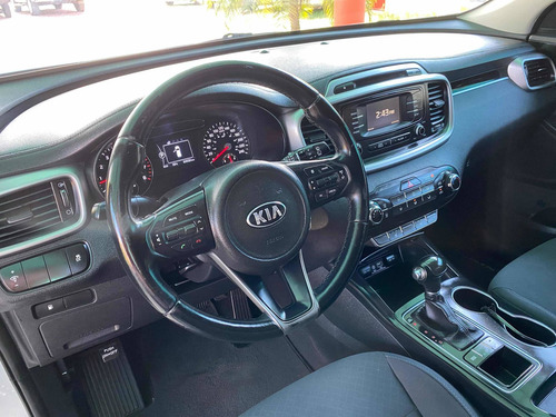 Imagen 7 de 14 de Kia Sorento 2017 2.4 Lx At
