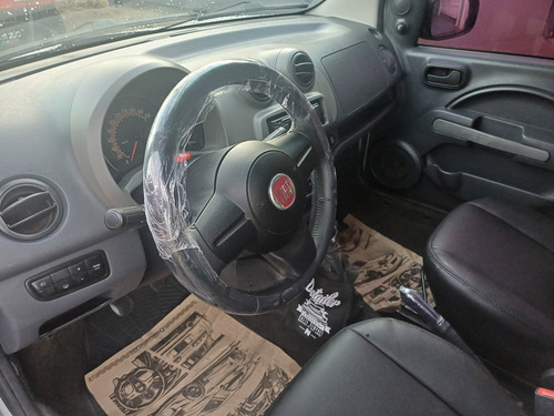 Fiat Uno 1.0 Vivace Celeb. Flex 5P