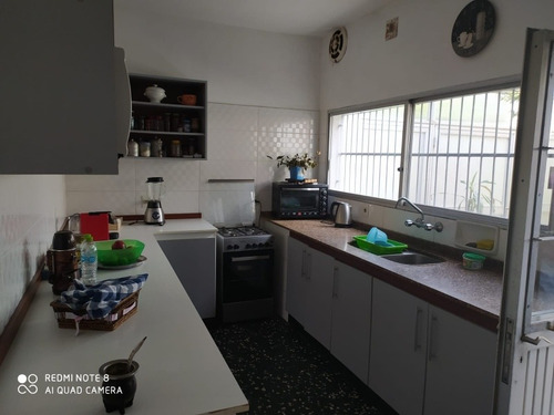 Míchigan Y Decroly Excelente Casa Con Apartamento Gran Fond