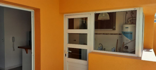 Imagen 8 de 12 de Duplex 3 Amb + Escritorio. Impecable Estado.