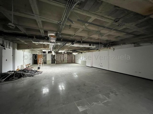Imagen 3 de 9 de Local En Alquiler El Bosque 22-23518 Renta House Los Samanes