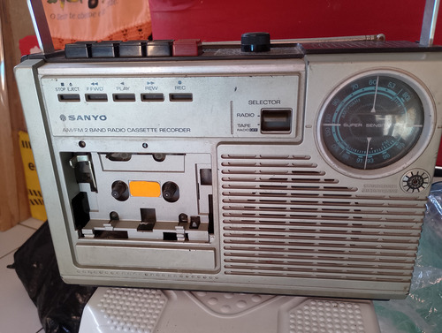 Rádio Gravador Sanyo P/ Tirar Peças