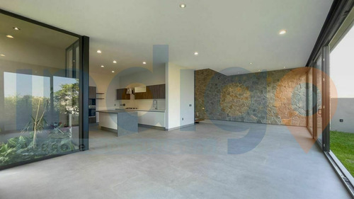 Casa Nueva En Venta En Altozano