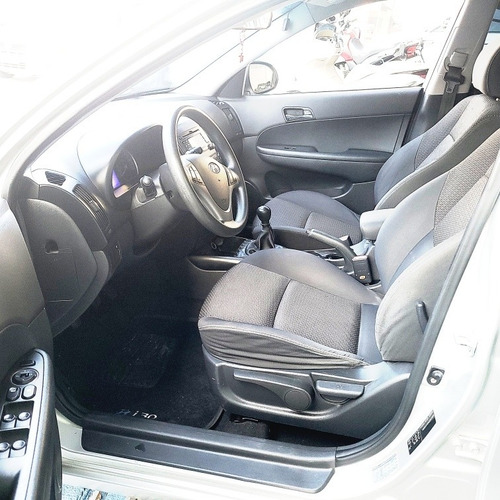 Imagem 8 de 11 de Hyundai I30 2012 2.0 Gls 5p