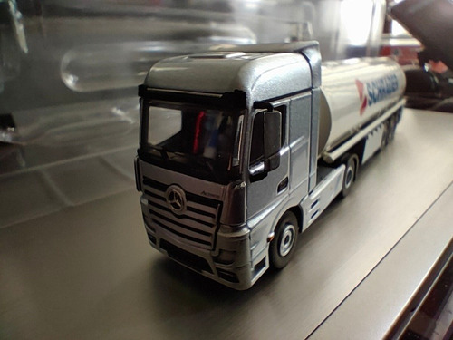 Imagen 4 de 10 de Camion Schuco, Escala H0, Mercedes Benz Con Acopl, 452207000