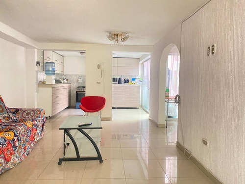 Casa Amoblada De 6 Dormitorios En Villa Los Algarr...