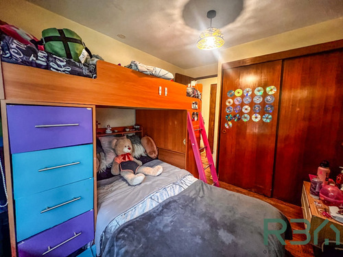 Gran Comodidad Y Ubicación, 4d+3b+servicios+piscina.
