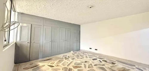 Apartamento En Venta En Popular Modelo (279061542).