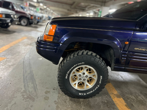 Jeep Grand Cherokee 5.2 Limited 4x4 V8 16v Gasolina 4p Aut