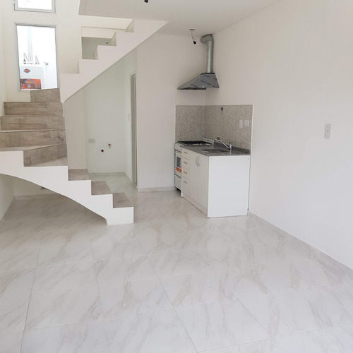 Imagen 4 de 10 de Venta Departamento 2 Amb Tipo Duplex Al Frente San Miguel