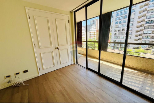 Espacioso Depto De 4 Dorm, 3 Bañ , 2 Estac Y Bod.