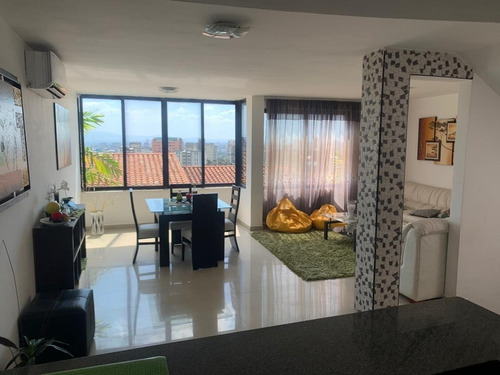 Imagen 1 de 12 de Townhouse En Venta Lomas Del Este Valencia 215 Metros. Código 438990