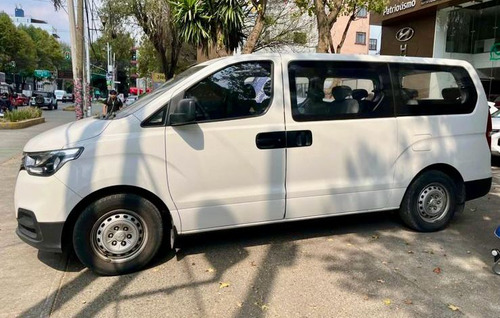 Hyundai Starex 2.4 12 Pasajeros Mt