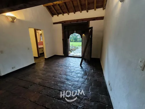 Casa En La Bajada. 5 Habitaciones, 2400 M², Id: 141852