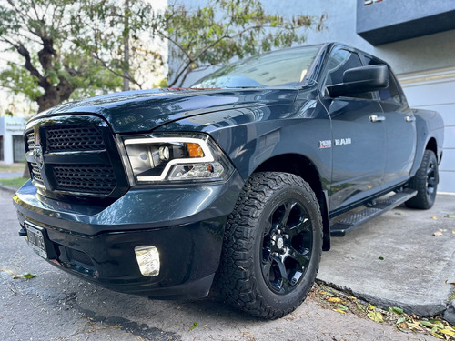 Dodge Ram Laramie 4x4 At