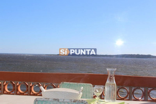 Imagen 1 de 7 de Primera Línea, Playa Mansa