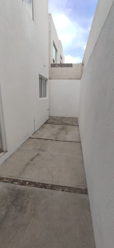 Imagen 7 de 14 de Casa En Renta El Refugio Queretaro Cerca De La Entrada Plaza