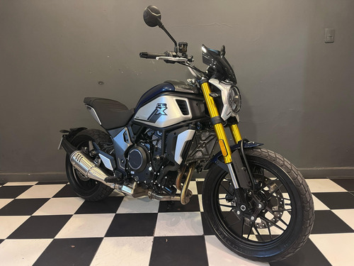 Cfmoto 700 Scrambler No Ducati Sixty2 400 Icon 800 Royal
