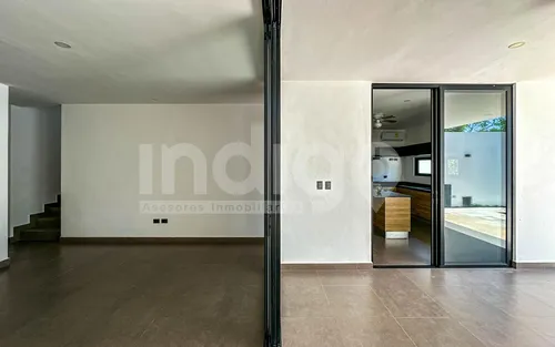 Casa En Venta En Mérida En Privada Arbórea En Conkal