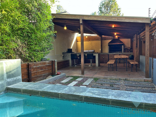 Venta Linda Casa Aislada En Condominio, 4d/4b, Las Pircas