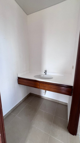 Apartamento En Venta En La Romana Proximo A La Playa La Caleta