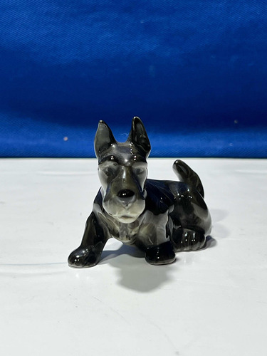 Perro Perrito Decorativo Alemán En Porcelana Hr