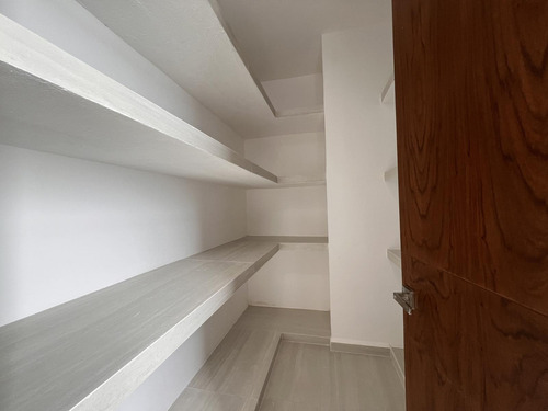 Casa En Venta Merida, Privada, De 659 Mt De Construccion.