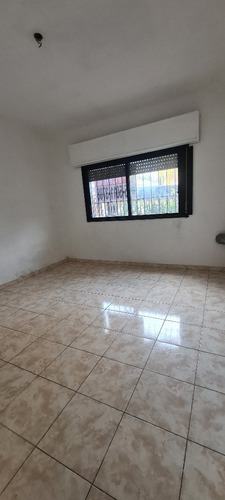 Imagen 5 de 9 de Venta Muy Buena Casa 3 Ambientes Con Patio, Villa Ballester