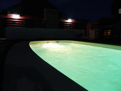 Casas Con Piscina En Parque Del Plata - Dos Cuadras De La Playa