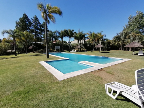 Hermosa Casa 3 Dormitorios Y Servicio Barrio Privado Carmel