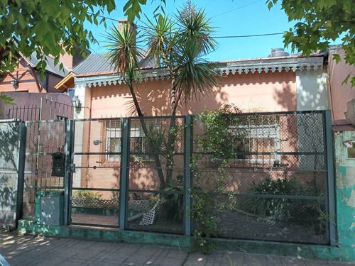 Imagen 24 de 24 de Casa Venta En Block 4 Ambientes A Reciclar Castelar Oportunidad