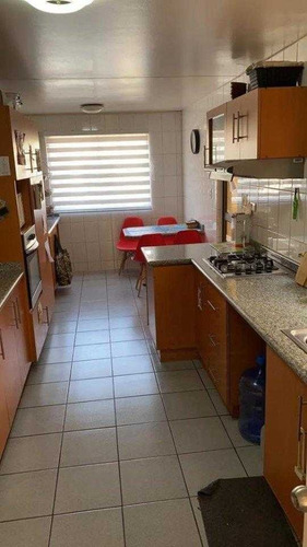 Acogedora Casa En Condominio / Peñalolen