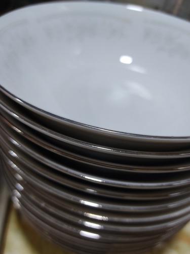 35 Pieza Vajilla Porcelana, Borde Bordado/filo Plata (Usado)