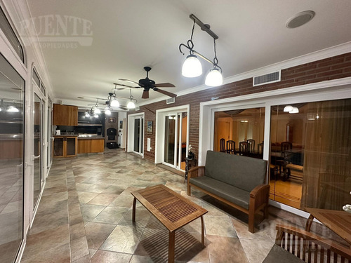 Importante Casa En Venta En Saint Thomas Sur 4 Dormitorios Escritorio Y Dependencias