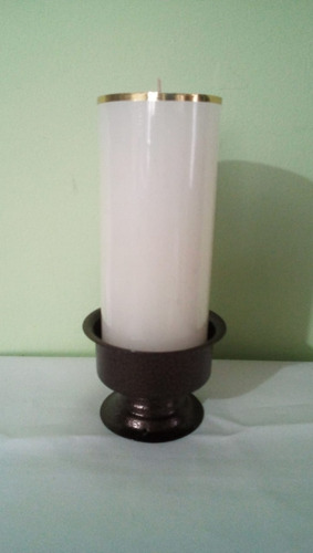 Imagen 2 de 4 de 1 Vela En Parafina Blanco Con Base Y Otra Sin Base