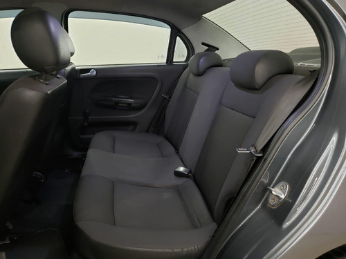 Imagem 8 de 13 de Volkswagen Voyage 1.6 Msi Trendline (flex) Flex 2017 2018