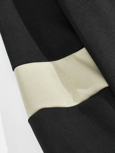 Sudadera Holgada Con Solapas Y Botones Para Hombre