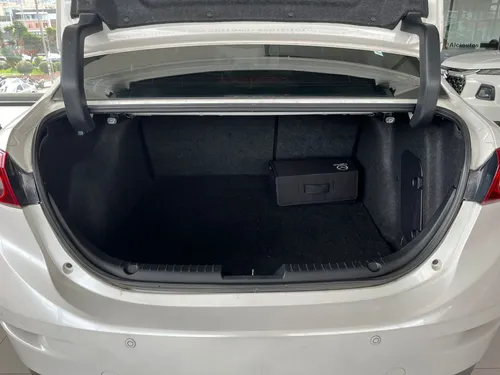 Mazda 3 2.0 Touring MT