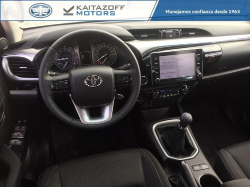 Imagen 7 de 15 de Toyota Hilux Srv 4x2 2022 0km