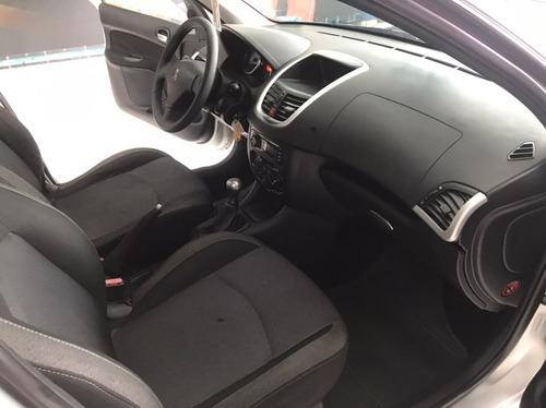 Imagem 9 de 13 de Peugeot 207 Quiksilver 1.6 T.flex Completo