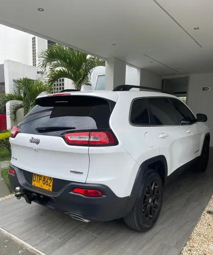 Jeep Cherokee 3.2 Longitude Plus