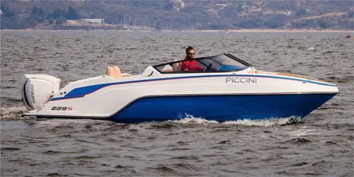 Lancha Piccini 190s + Mercury 200hp 4t + Apto 10 Pasajeros